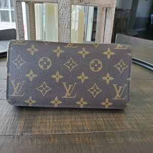 Louis Vuitton Zippy Monogram Wallet